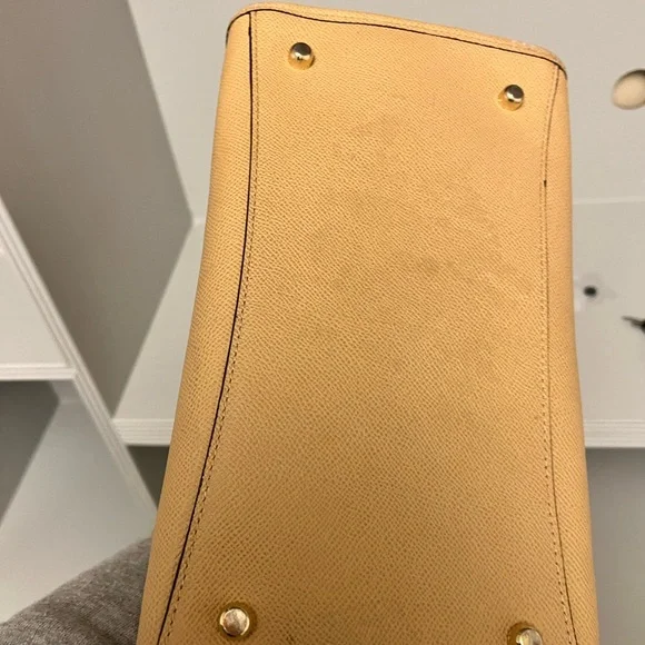 Coach Leather Tote/ Satchel/ Handbag Beige/Tan pebbled leather - Picture 3 of 7